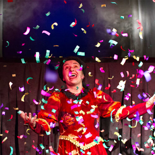 la tua Festa privata al San Carlino. Prenota ora la sala, scegli l'allestimento: al resto pensiamo noi